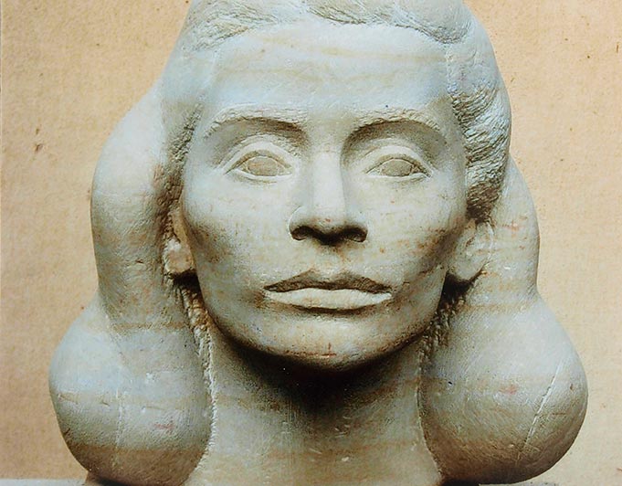 weiblicher Kopf aus Sandstein von Klaus Kütemeier