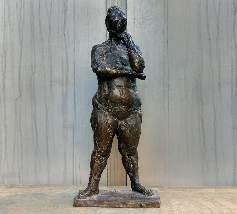 stehende weibliche Fifur aus Bronze von Klaus Kütemeier