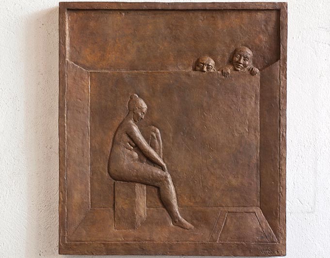 Bronze-Relief mit badender Frau von Klaus Kütemeier