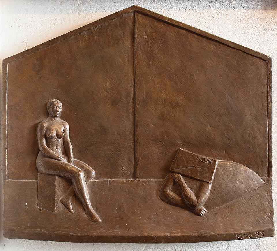 Bronze-Relief mit Frau und tierähnlicher Figur von Klaus Kütemeier